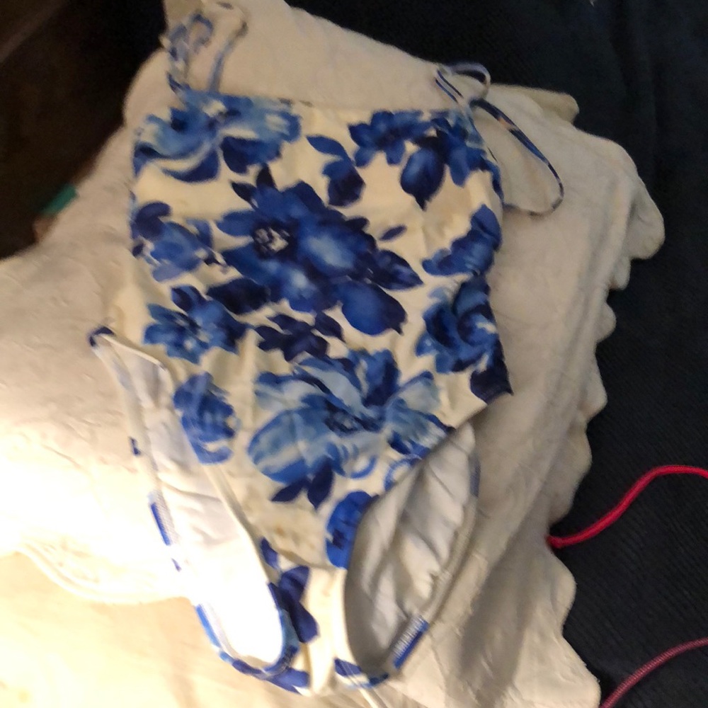 La Blanca bathing suit size 10
